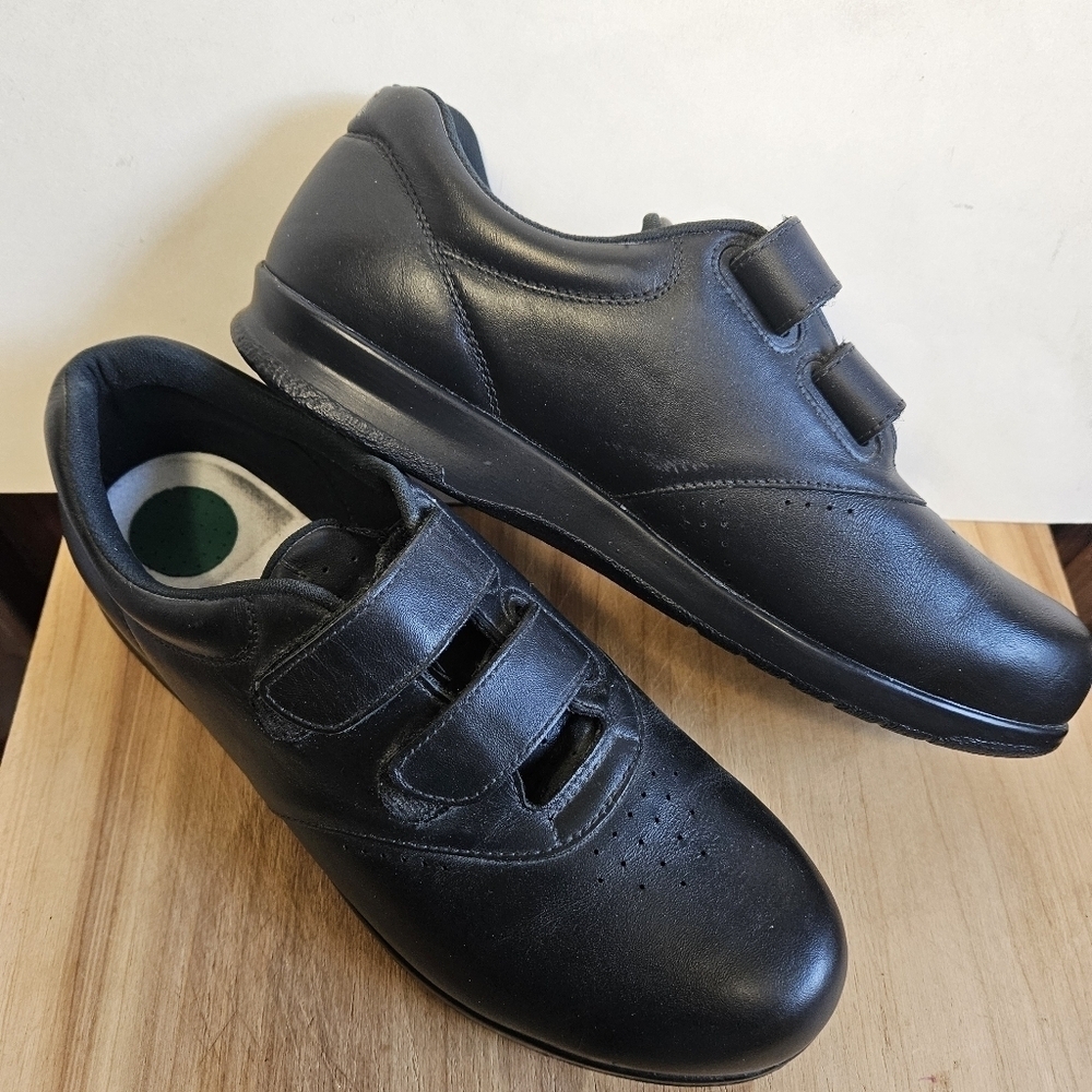 Ladie's SAS Black Velcro Shoes, Size 10M